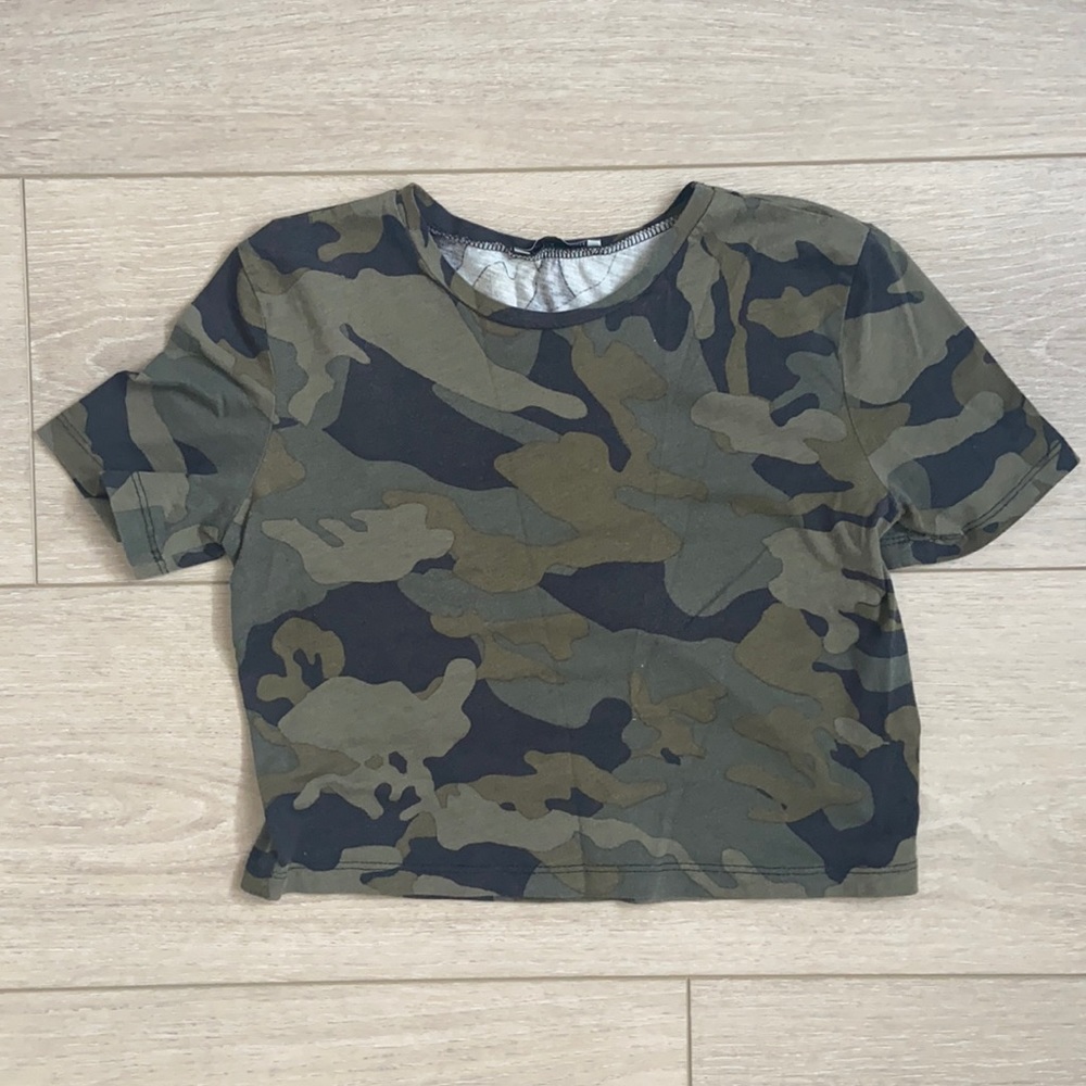 Zara - XS Camo cropped t-shirt